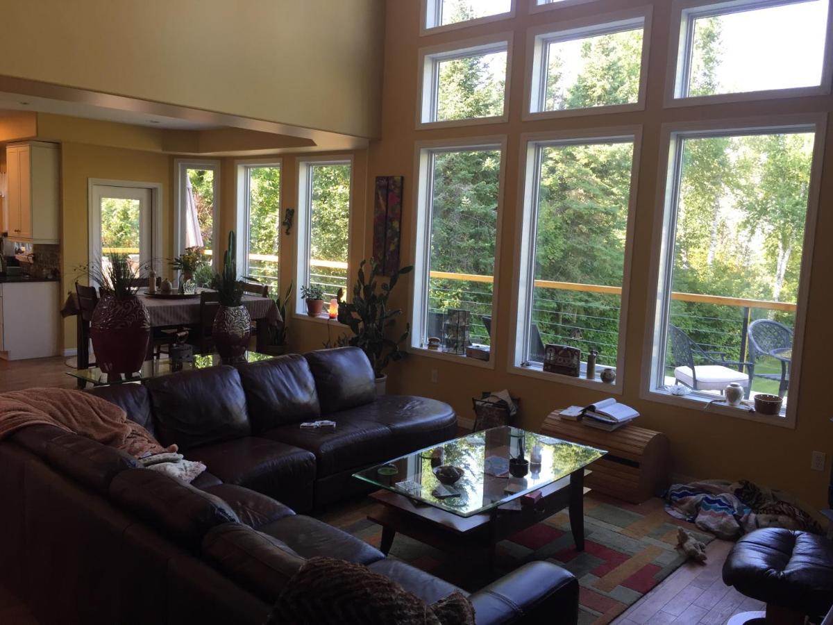 Pebble Springs Bnb Grand Beach Экстерьер фото