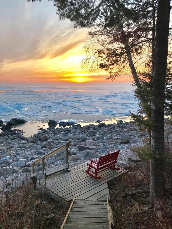 Pebble Springs Bnb Grand Beach Экстерьер фото