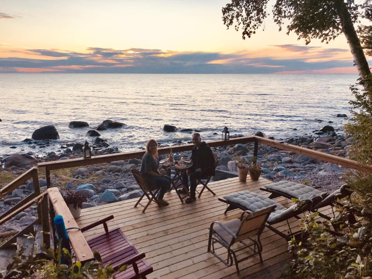 Pebble Springs Bnb Grand Beach Экстерьер фото
