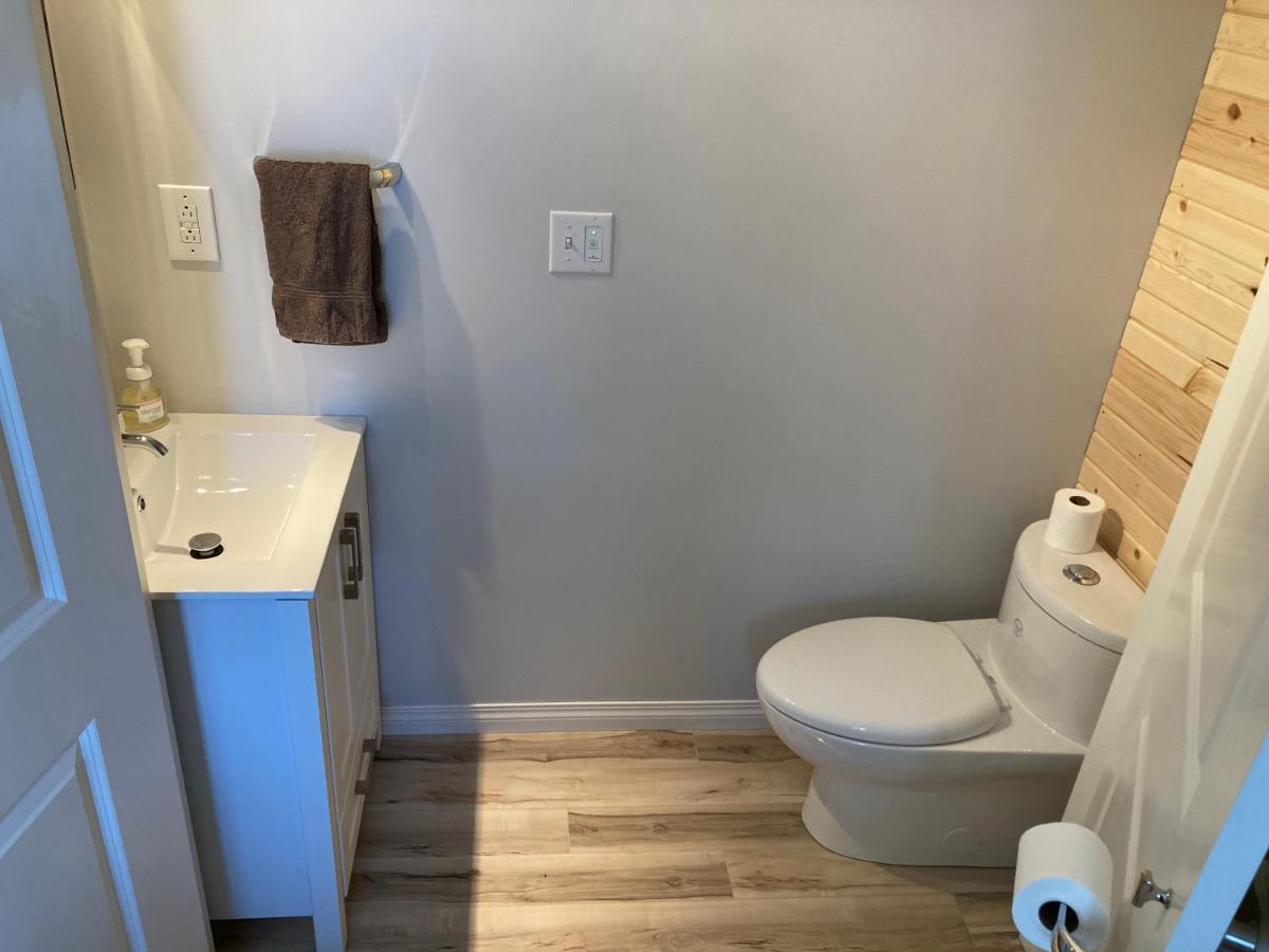 Pebble Springs Bnb Grand Beach Экстерьер фото